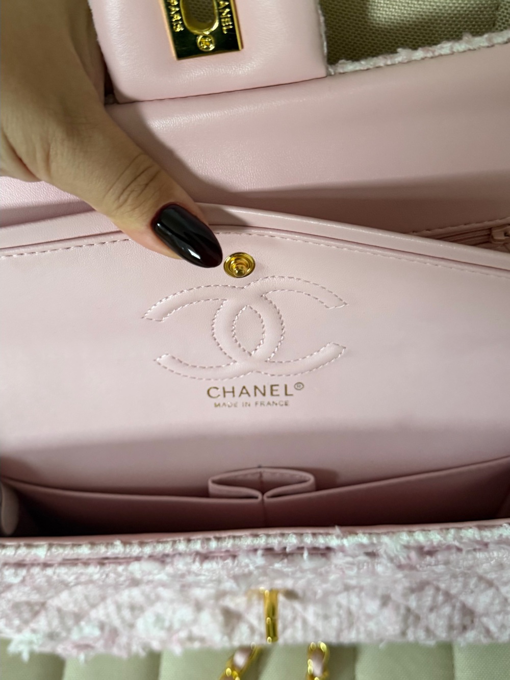 Chanel Pink Tweed Classic Flap - Picture 3 of 5
